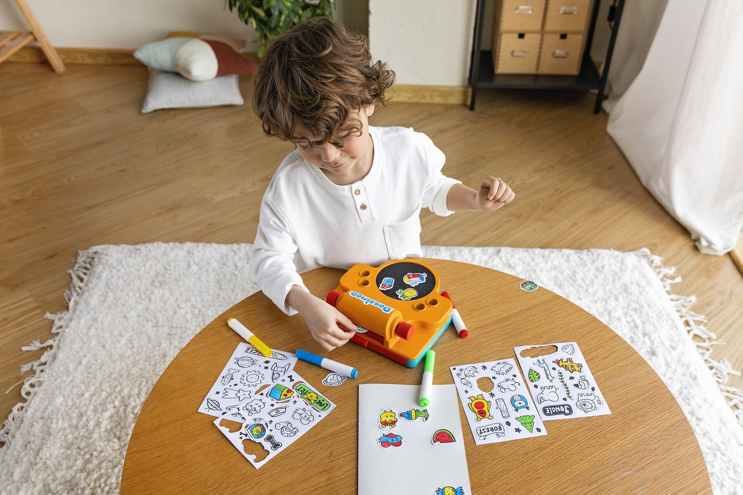 Dessineo Sticker Studio